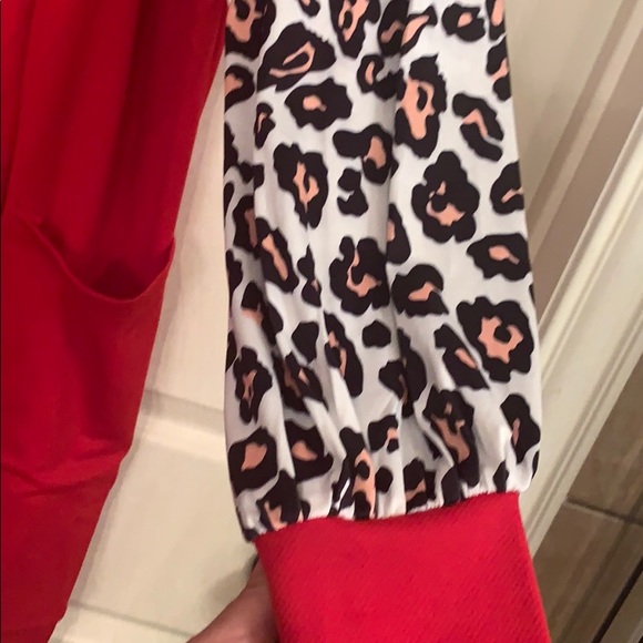 Red cardigan with animal print sleeves - Picture 3 of 3